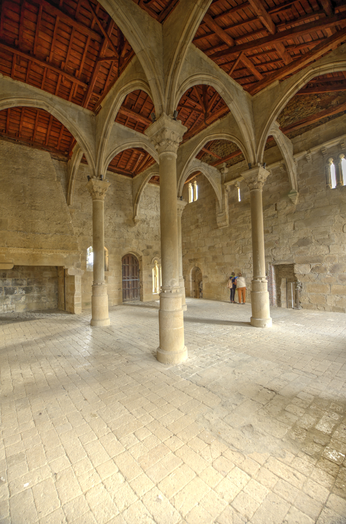 Cocina de la reina vista general en el monasterio de Carracedo